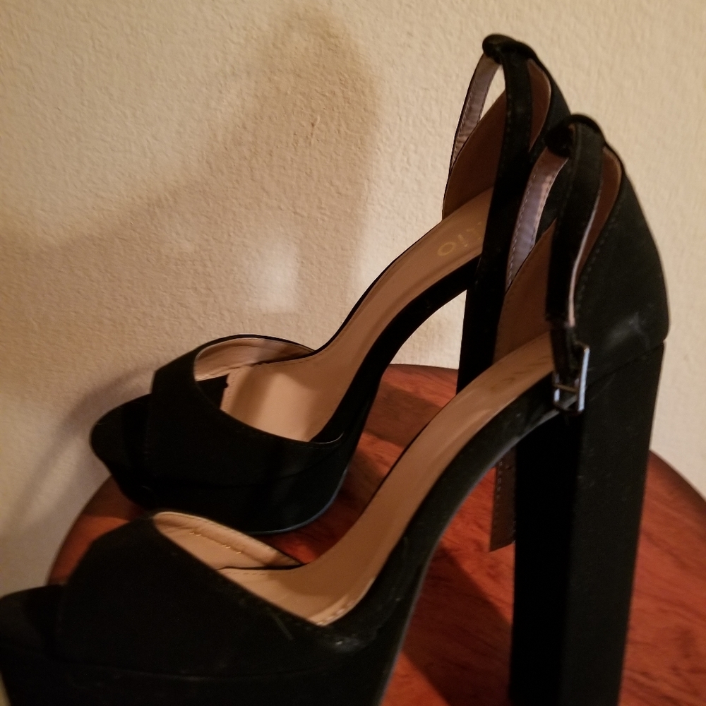 Black velvet dress shoes